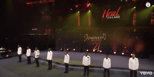 Joyous Celebration 21 – Ndenzel Uncedo Hymn 377